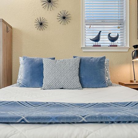 Retro Retreat In Dtsp - Explore The Downtown Area St. Petersburg Luaran gambar